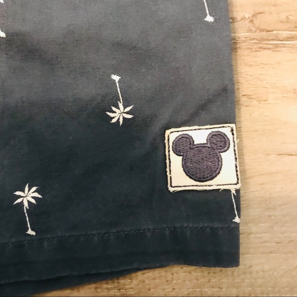 Junk food shorts Mickey Mouse palm trees Disney - Picture 4 of 6